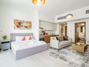 Luxury Studio with Pool View in Vibrant Community